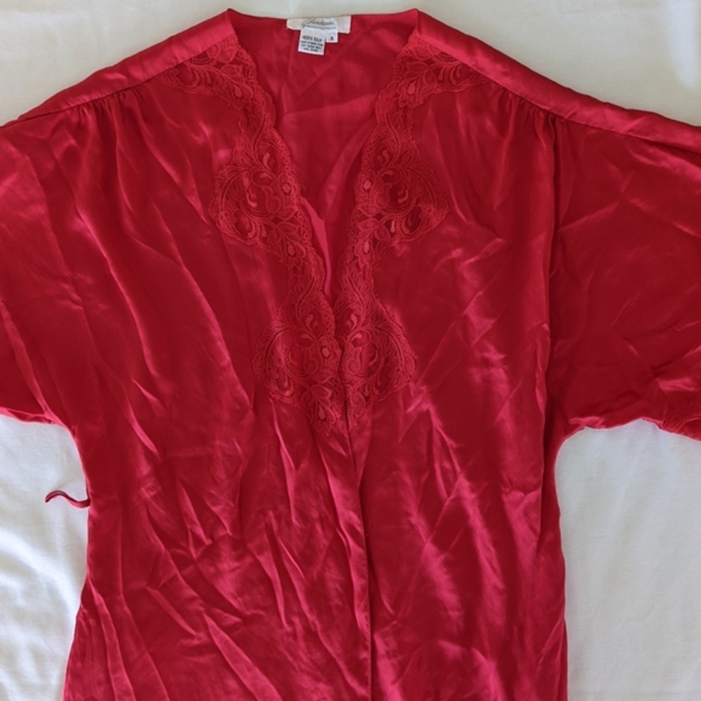 Vintage 1960's Fantasies by Morgan Taylor robe, 100% silk, original Macy tag